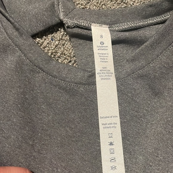 Lululemon Long Sleeve With Cutout Back - Picture 3 of 4